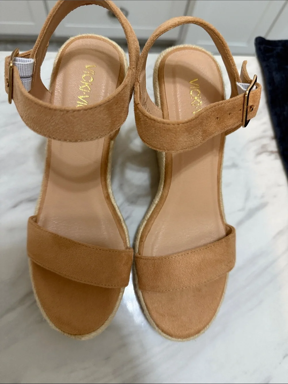 VICKI VICKI Tan Espadrille Platform Wedge Sandals Size 8 Like New